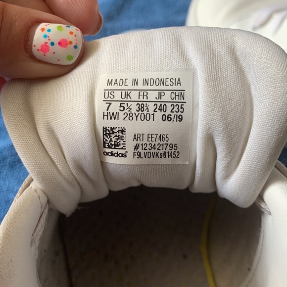 Lightly used adidas - Picture 4 of 4